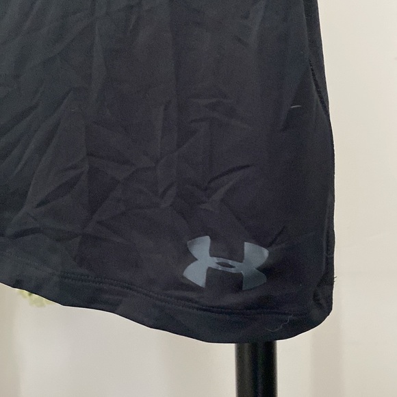 NWT Under Armour Sleeveless Shirt Tank Top Athletic Size YXL Girls Fitted - Picture 2 of 7